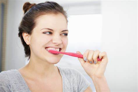 Dentist reveals common mistakes people make that will ruin your&nbsp;teeth-