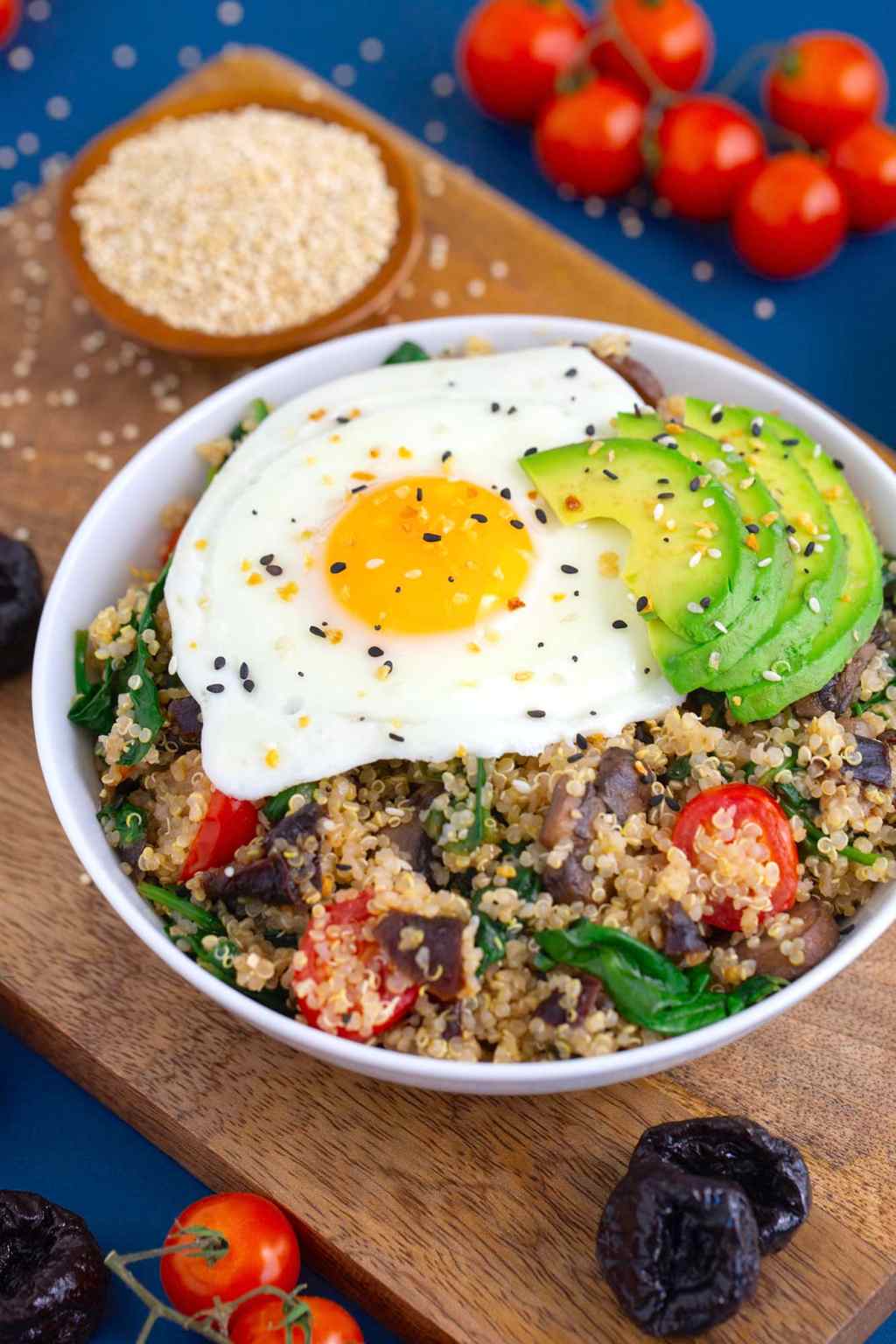 Spinach, Tomato & Bacon Breakfast Quinoa Bowl (Poached Egg) – Single&nbsp;Serve
